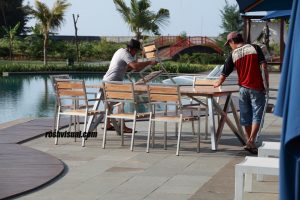 how to furniture photography in resort location